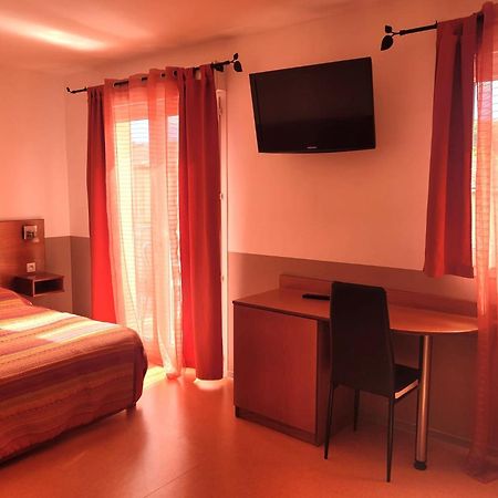 Hotel De L'Orb Bédarieux Esterno foto