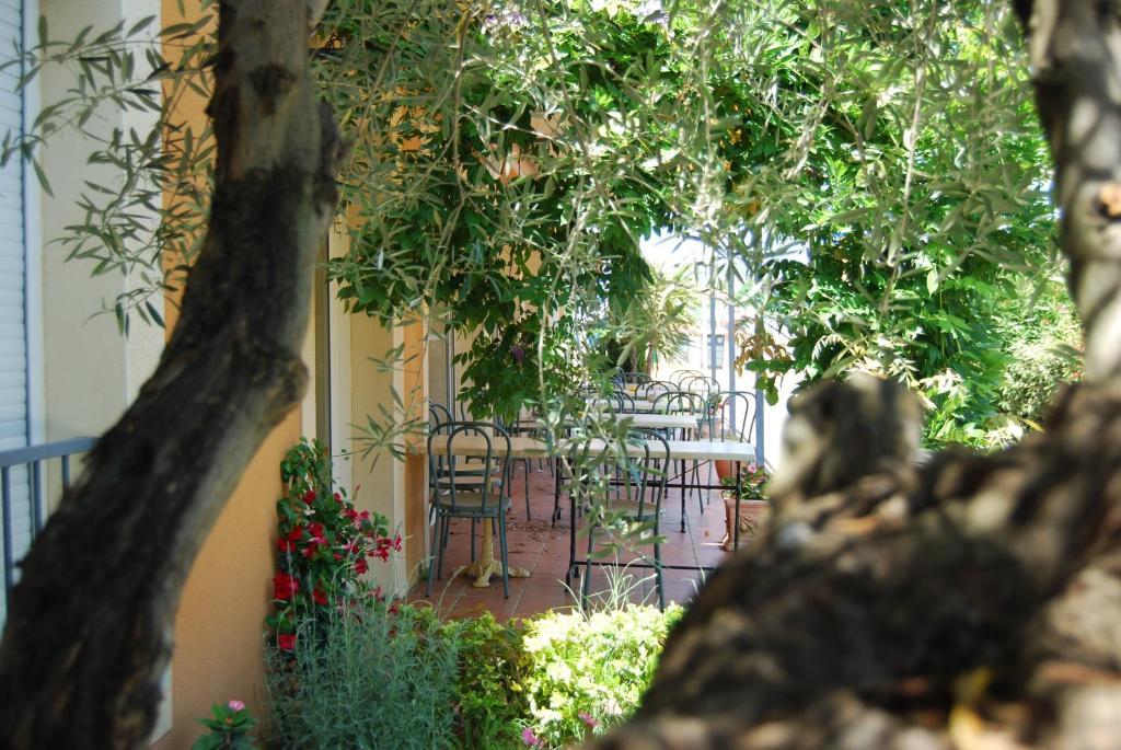 Hotel De L'Orb Bédarieux Esterno foto
